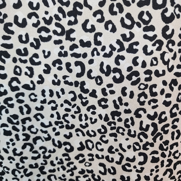 💘DKNY Womens Black and White Leopard Print Short Sleeve Blouse Size XL - Picture 2 of 6